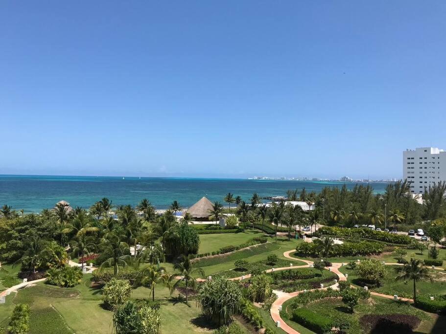 Punta Me Luxury Apartments Ocean View & Beach Front In Amara Cancún Esterno foto