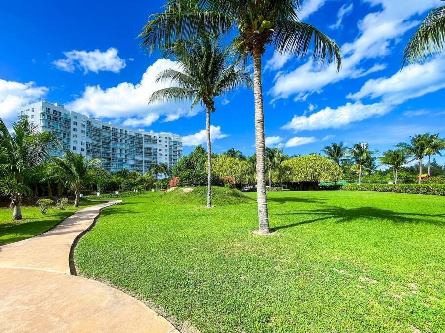 Punta Me Luxury Apartments Ocean View & Beach Front In Amara Cancún Esterno foto