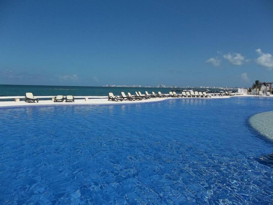 Punta Me Luxury Apartments Ocean View & Beach Front In Amara Cancún Esterno foto