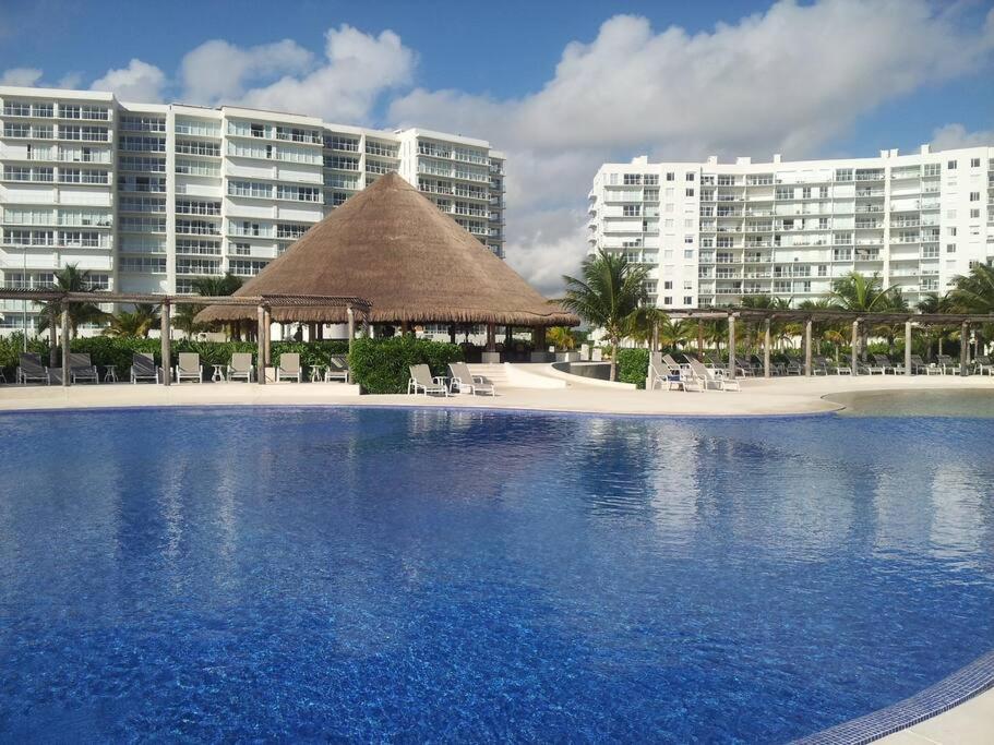 Punta Me Luxury Apartments Ocean View & Beach Front In Amara Cancún Esterno foto